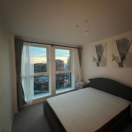Ac Luxe Penthouse With Free Parking Leilighet London Eksteriør bilde