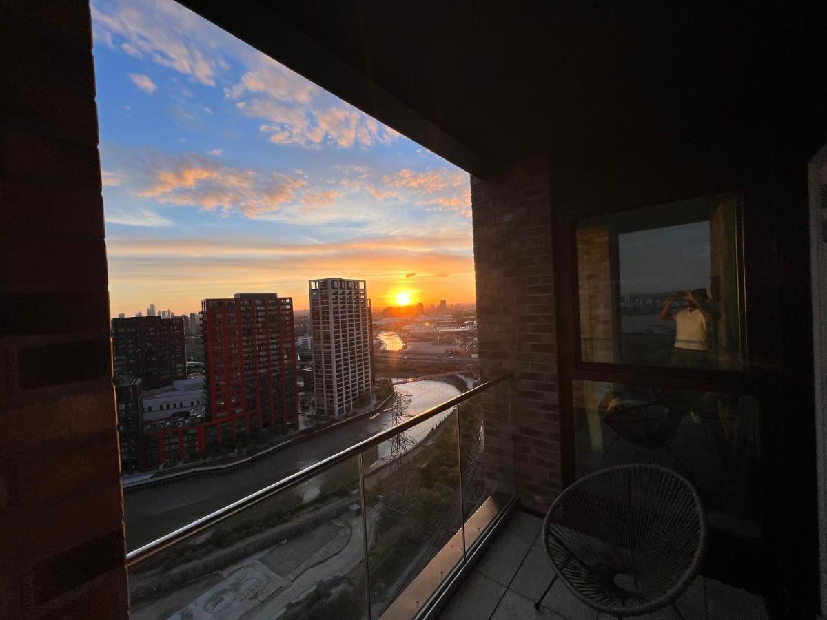 Ac Luxe Penthouse With Free Parking Leilighet London Eksteriør bilde