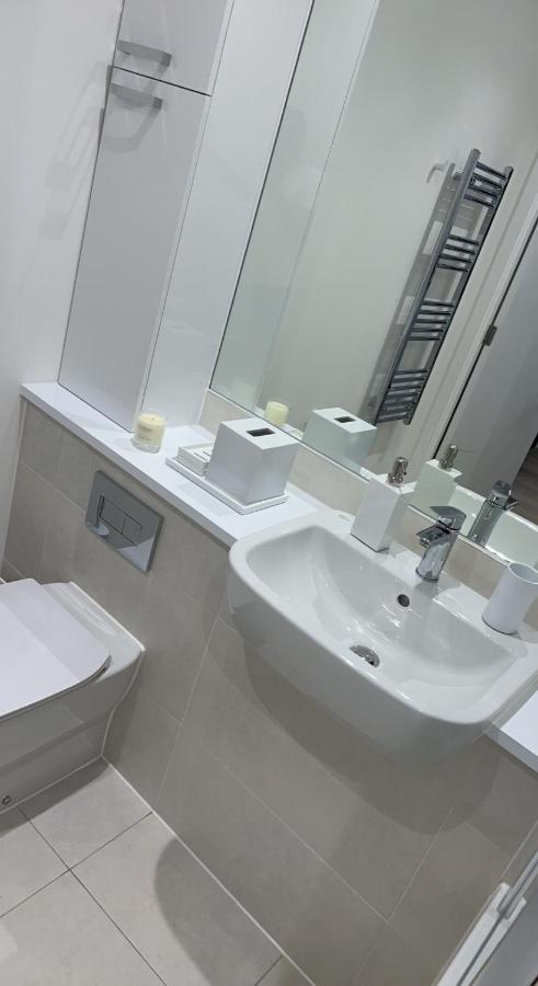 Ac Luxe Penthouse With Free Parking Leilighet London Eksteriør bilde