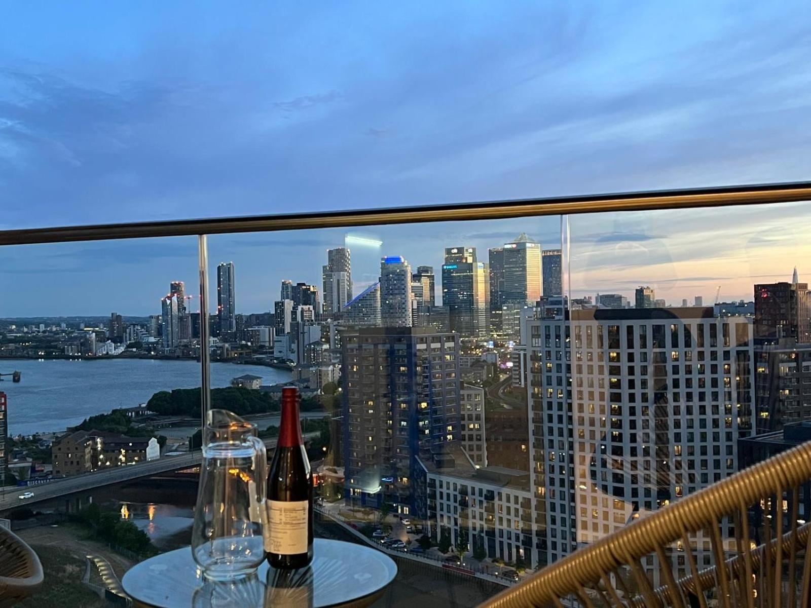 Ac Luxe Penthouse With Free Parking Leilighet London Eksteriør bilde