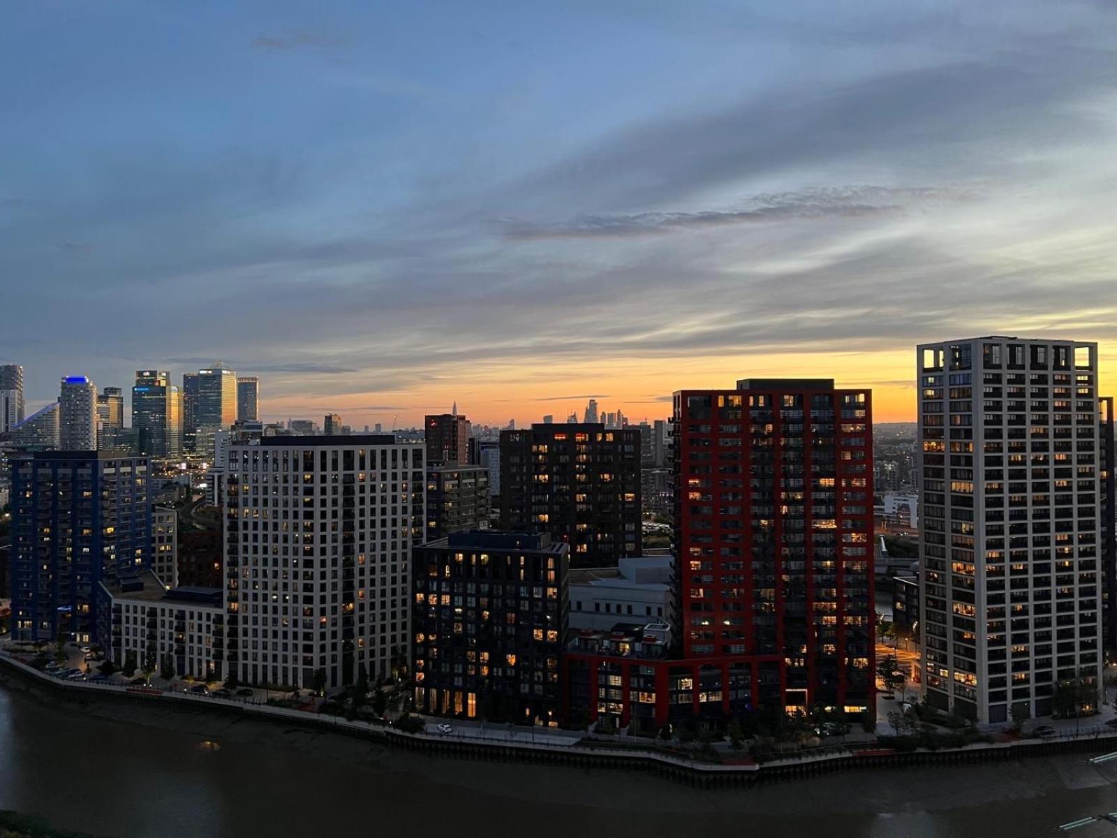 Ac Luxe Penthouse With Free Parking Leilighet London Eksteriør bilde